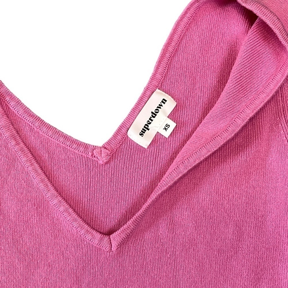 Superdown Revolve One Shoulder V-Neck Knit Crop Sweater. Barbie Pink XS #915 - Picture 3 of 4